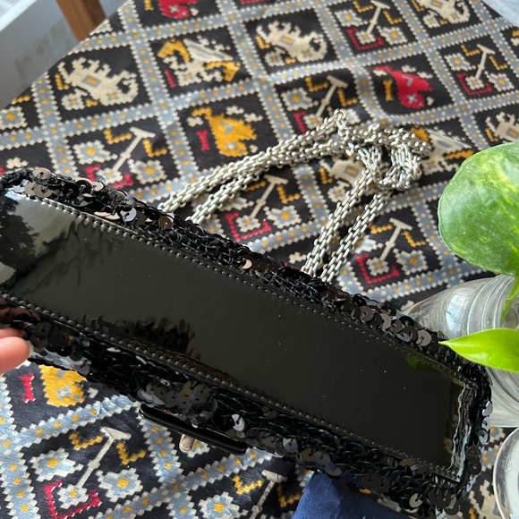 Authentic Chanel sequin handbag - Picture 7 of 15